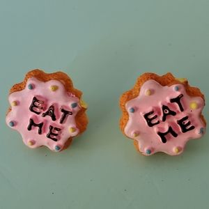 Incredible Alice in wonderland Eat Me biscuit earrings